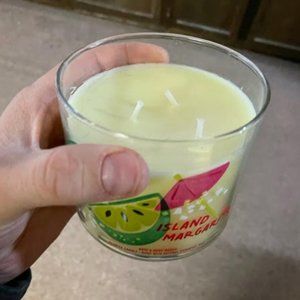 Bath And Body 3 Wick Candle- Island Margaritta
